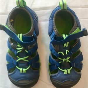 Boys Sz 12 Keen Sandals
